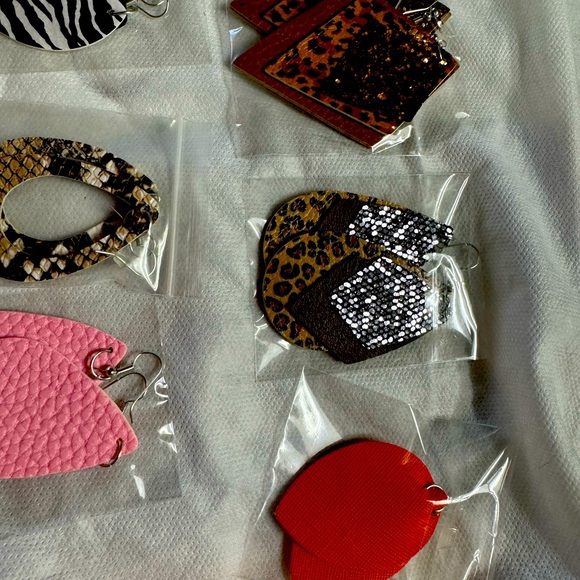 24 multiple color drop earrings. Extremely light weight! - Picture 4 of 8